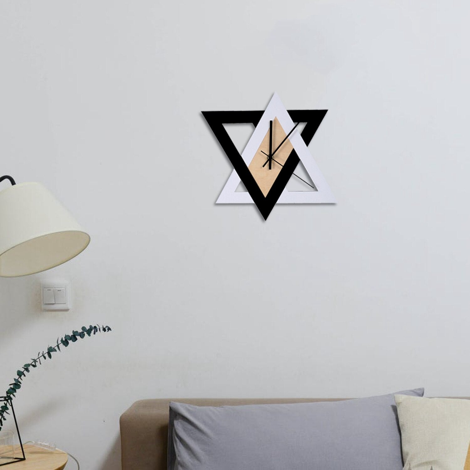 Horloge murale de style triangle géométrique minimaliste  Decor Harmony